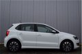 Volkswagen Polo - 1.4 TDi 5Drs BlueMotion Airco, Telefonie, PDC, 15 Inch LMV, Dealer Onderhouden - 1 - Thumbnail