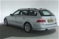 BMW 5-serie Touring - 520i Aut. Edition [ FM Navi Xenon Leder Clima Cruise PDC ] - 1 - Thumbnail