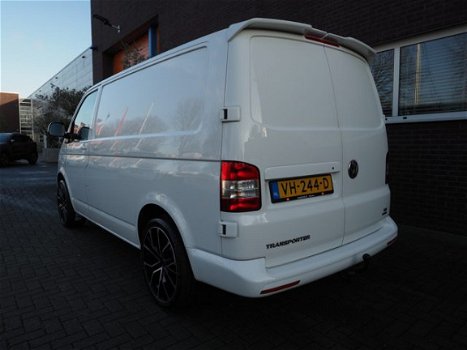 Volkswagen Transporter - 2.0 TDI 180PK R-Line Leder Navi Cruise Airco Trekhaak Actie - 1