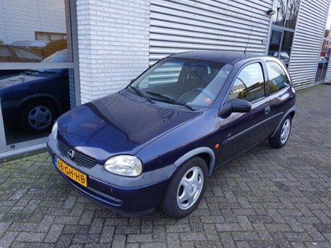 Opel Corsa - 1.2i-16V Sport AIRCO, APK 01-2021 - 1