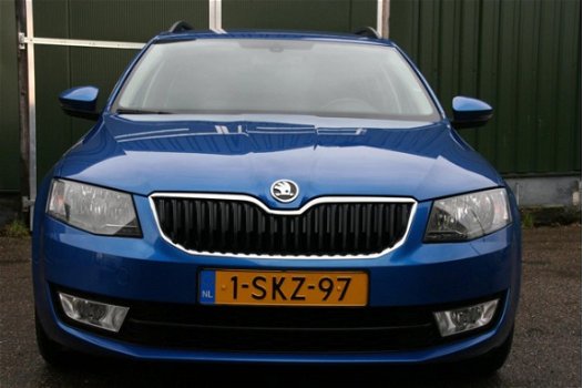 Skoda Octavia Combi - 1.2 TSI Greentech Ambition Businessline AIRCO, NAVIGATIE, TREKHAAK - 1