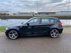 BMW 1-serie - 118i High Executive / PDC / LEER / Sport / M Motorsport / Clima / Stoelverwarming