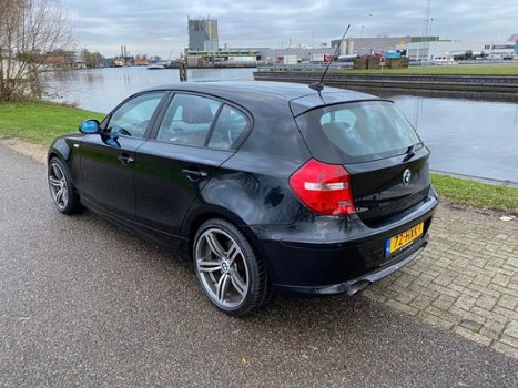 BMW 1-serie - 118i High Executive / PDC / LEER / Sport / M Motorsport / Clima / Stoelverwarming - 1