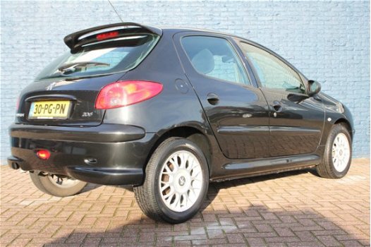 Peugeot 206 - 5drs 1.4-16V Gentry | Airconditioning | Lichtmetaal | Spoiler | - 1