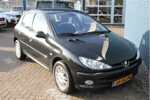 Peugeot 206 - 5drs 1.4-16V Gentry | Airconditioning | Lichtmetaal | Spoiler | - 1