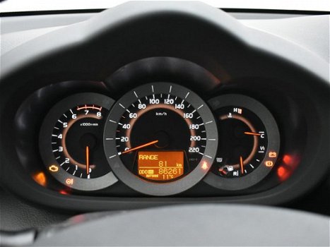 Toyota RAV4 - 2.0 Dynamic Business 2WD | Navigatie | Achteruitrijcamera | 17