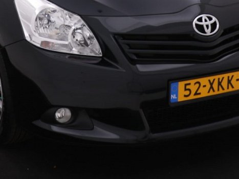 Toyota Verso - 1.8 VVT-i Business 147 PK | trekhaak | navigatie | panoramadak | NEFKENS DEAL | - 1