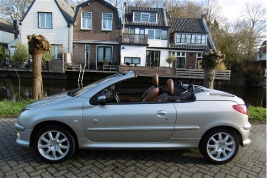 Peugeot 206 CC - 2.0-16V Roland Garros 136pk Leder Clima Onderhoudshistorie - 1