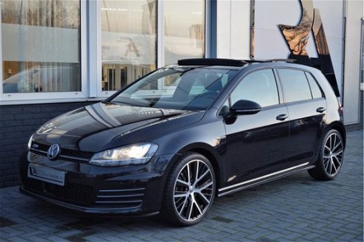 Volkswagen Golf - 2.0 GTD DSG Pano|Navi|Xenon|DCC Zwart Metallic - 1