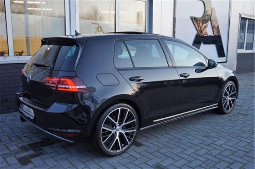 Volkswagen Golf - 2.0 GTD DSG Pano|Navi|Xenon|DCC Zwart Metallic - 1