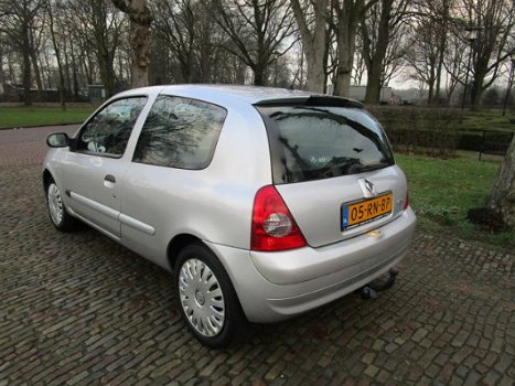 Renault Clio - 1.4-16V Authentique Comfort Stuurbekrachtiging Airco Trekhaak *Apk t/m 17-12-2020 - 1