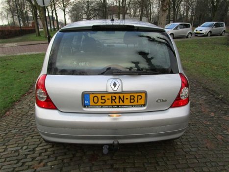 Renault Clio - 1.4-16V Authentique Comfort Stuurbekrachtiging Airco Trekhaak *Apk t/m 17-12-2020 - 1