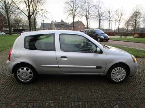 Renault Clio - 1.4-16V Authentique Comfort Stuurbekrachtiging Airco Trekhaak *Apk t/m 17-12-2020 - 1