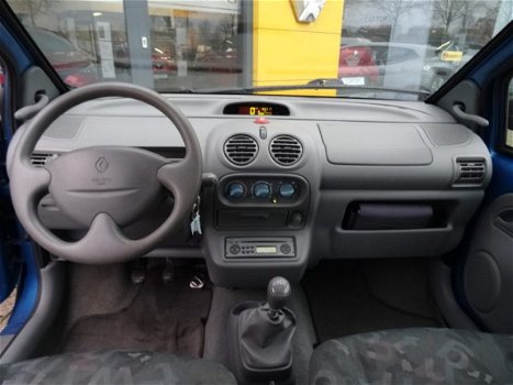Renault Twingo - 1.2 Emotion Airco, Radio, Elektrische ramen - 1