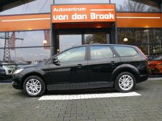 Ford Focus Wagon - 2.0 Ghia Automaat Navi Climate Cruise Ctr Stoelverwarming Pdc Achter Alcantara Ap