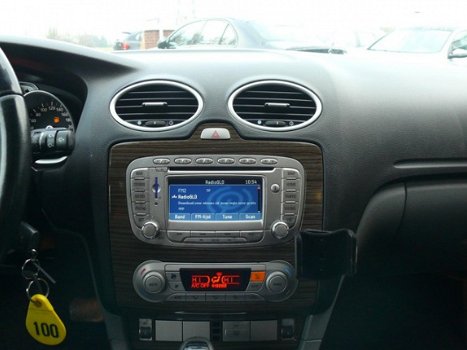 Ford Focus Wagon - 2.0 Ghia Automaat Navi Climate Cruise Ctr Stoelverwarming Pdc Achter Alcantara Ap - 1
