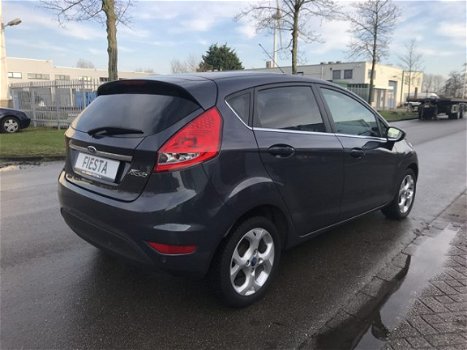 Ford Fiesta - 1.25 Titanium 5-Deurs 82 PK. Clima, CPV, Elektr.ramen, LMvelgen, Radio-CD, Enz... Mooi - 1