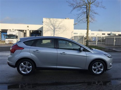 Ford Focus - 1.0 EcoBoost Trend 5-Deurs 125 PK. Clima, CPV, Elektr.ramen, Parkeerhulp, Radio-CD, LMv - 1