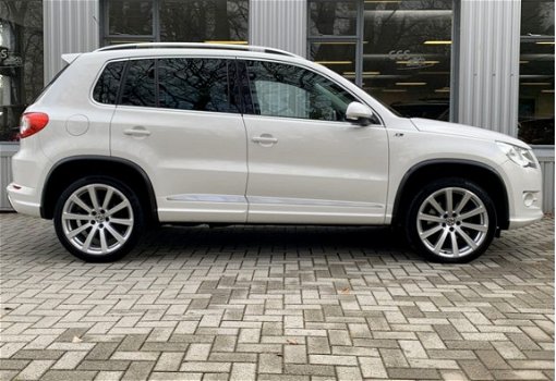 Volkswagen Tiguan - 1.4 TSI. R Line. NAVI, CRUISE, ECC, PDC - 1