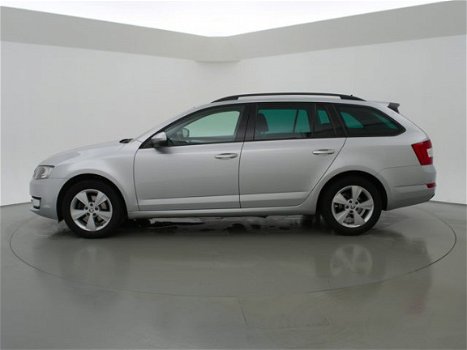 Skoda Octavia Combi - 1.6 TDI + STOELVERWARMING / NAVIGATIE / TREKHAAK / DAB - 1