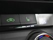 Skoda Octavia Combi - 1.6 TDI + STOELVERWARMING / NAVIGATIE / TREKHAAK / DAB - 1 - Thumbnail