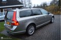 Volvo V70 - 2.5T Summum - 1 - Thumbnail