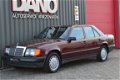 Mercedes-Benz 300-serie - 200-500 (W124) 300 E 4-Matic AUT 1985 Rood Airco/Trekhaak/Elektrisch pakke - 1 - Thumbnail