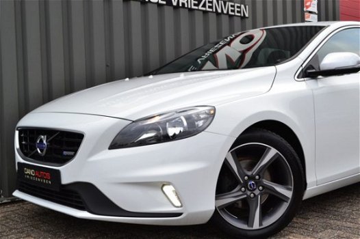 Volvo V40 - 1.6 D2 R-Design 2013 Wit Leer/Navi/LED - 1