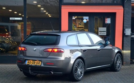 Alfa Romeo 159 Sportwagon - 2.4 JTD Q-Tronic Business Aut. Navi Leder Clima - 1