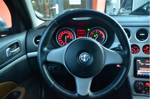 Alfa Romeo 159 Sportwagon - 2.4 JTD Q-Tronic Business Aut. Navi Leder Clima - 1