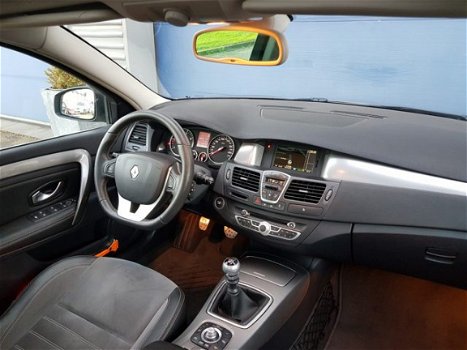 Renault Laguna Estate - 1.5 dCi Executive LEER / PANODAK / NAVI / VOL OPTIES nieuwe APK - 1