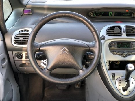 Citroën Xsara Picasso - 2.0i-16V Différence 2 - 1