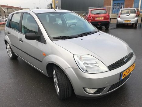 Ford Fiesta - 1.3 Futura 5drs., 118dkm + NAP voor 2995, - euro - 1