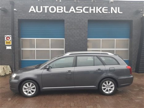 Toyota Avensis Wagon - 2.0 VVTi Luna ECC/16