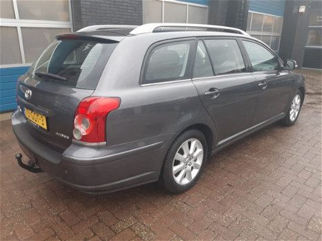 Toyota Avensis Wagon - 2.0 VVTi Luna ECC/16