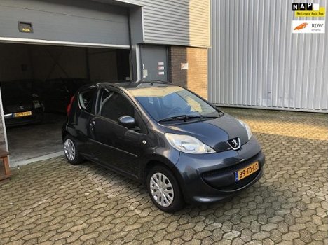 Peugeot 107 - 1.0-12V XS - 1