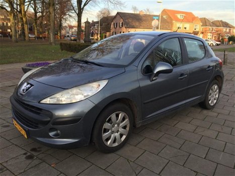 Peugeot 207 - 1.4-16V XT - 1