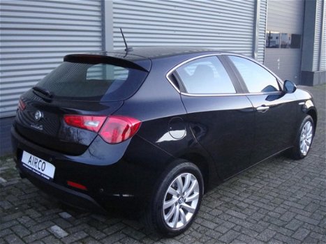 Alfa Romeo Giulietta - 1.4 T Distinctive Bj 2010 114000Km Dealer Onderhouden - 1