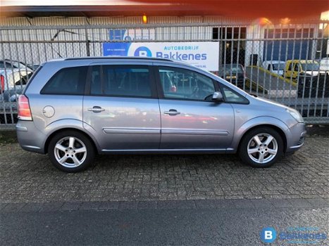 Opel Zafira - 1.9 CDTi Executive/Cruise/Airco/Navi/7p - 1