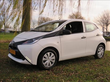 Toyota Aygo - 1.0 VVT-i x-now 32000km AIRCO 5-DEURS ELEKTRISCH *BOVAG - 1