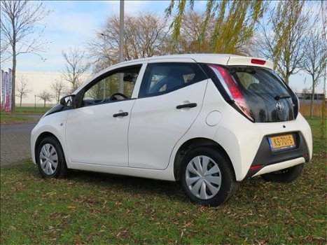 Toyota Aygo - 1.0 VVT-i x-now 32000km AIRCO 5-DEURS ELEKTRISCH *BOVAG - 1