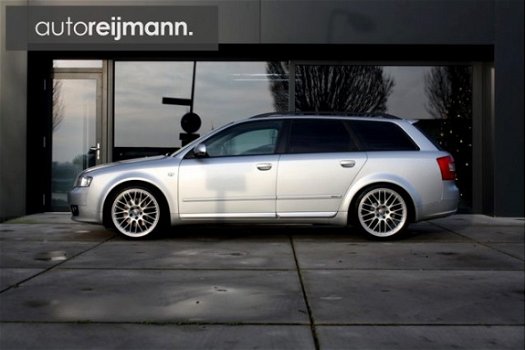 Audi A4 Avant - 2.4 MT 2 x S-Line // 19