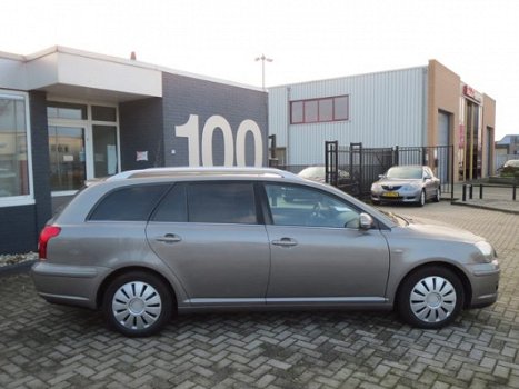 Toyota Avensis Wagon - 2.2 D-4D D-CAT Clean Power Executive - 1