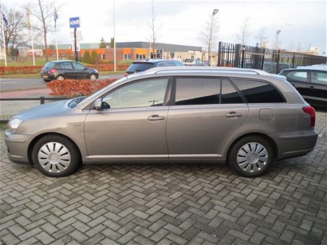 Toyota Avensis Wagon - 2.2 D-4D D-CAT Clean Power Executive - 1