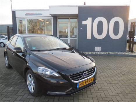 Volvo V40 - 2.0 D2 Kinetic Business - 1