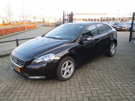 Volvo V40 - 2.0 D2 Kinetic Business - 1