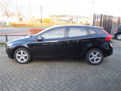 Volvo V40 - 2.0 D2 Kinetic Business - 1