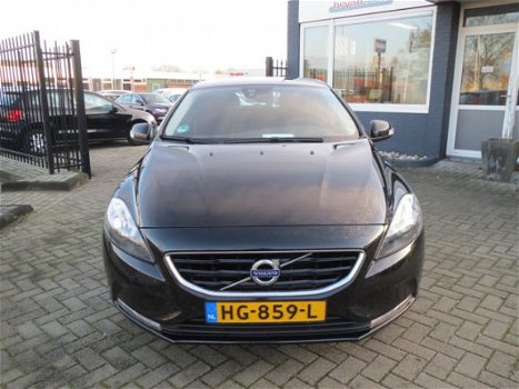 Volvo V40 - 2.0 D2 Kinetic Business - 1