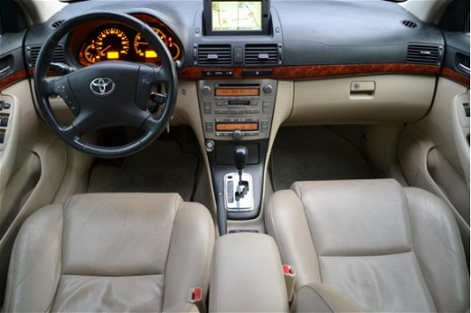 Toyota Avensis Wagon - 2.0 VVTi Executive Automaat Airco BJ'04 - 1