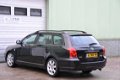 Toyota Avensis Wagon - 2.0 VVTi Executive Automaat Airco BJ'04 - 1 - Thumbnail